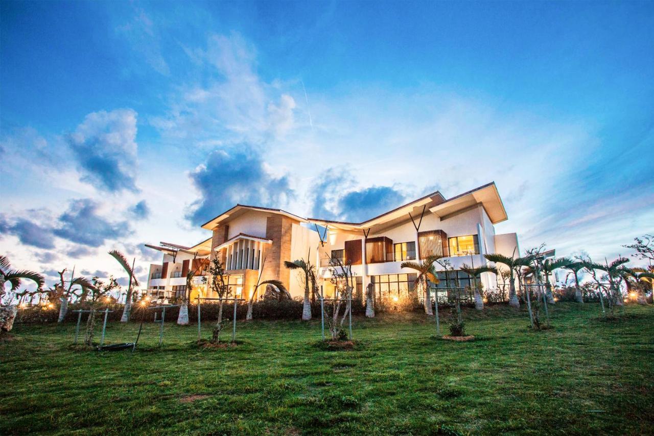 Skyebay Club Hotel Hengchun Exterior photo
