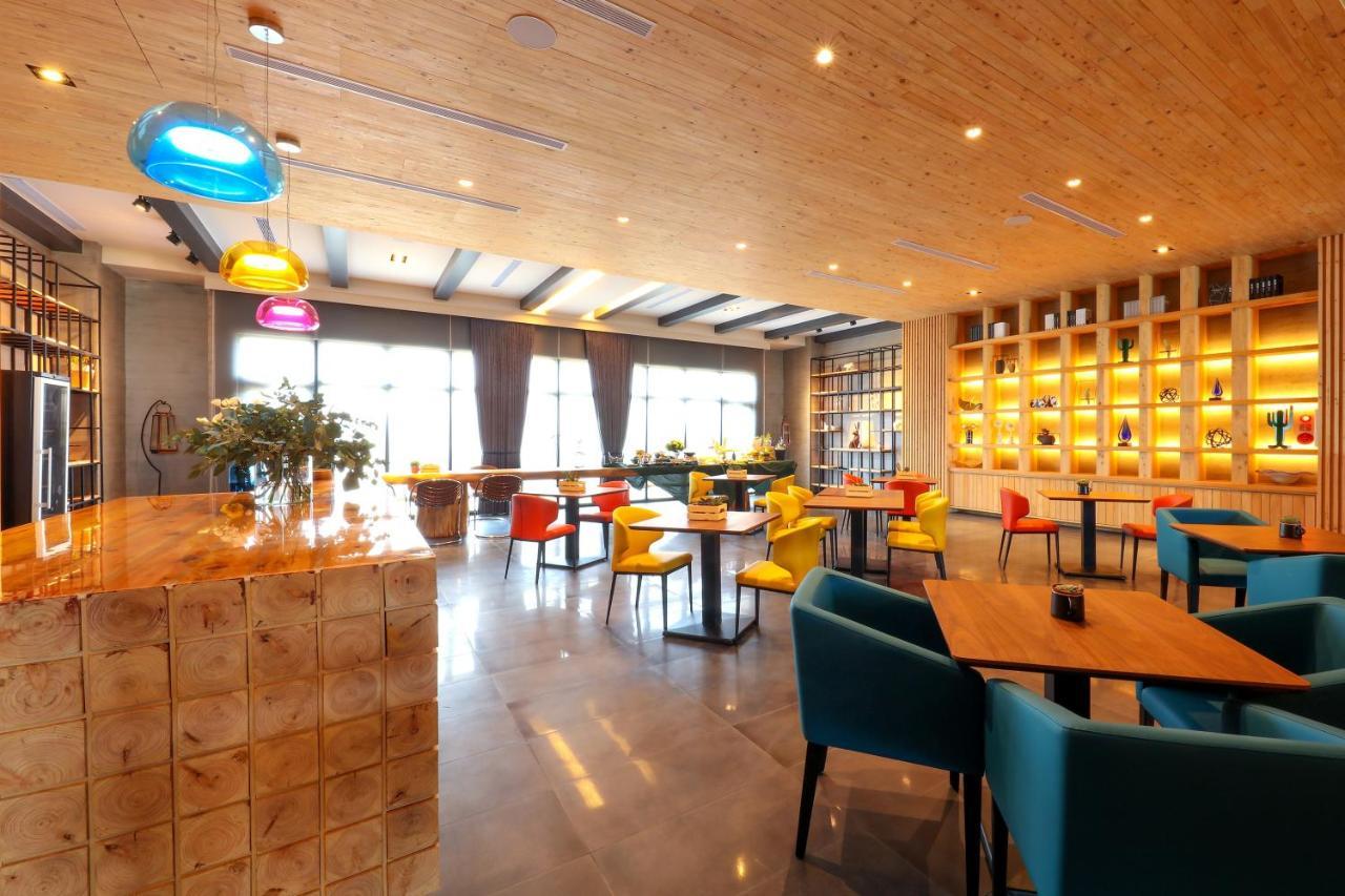 Skyebay Club Hotel Hengchun Exterior photo